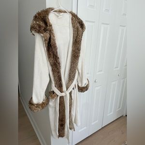 Warm comfy pottery barn fur robe!!